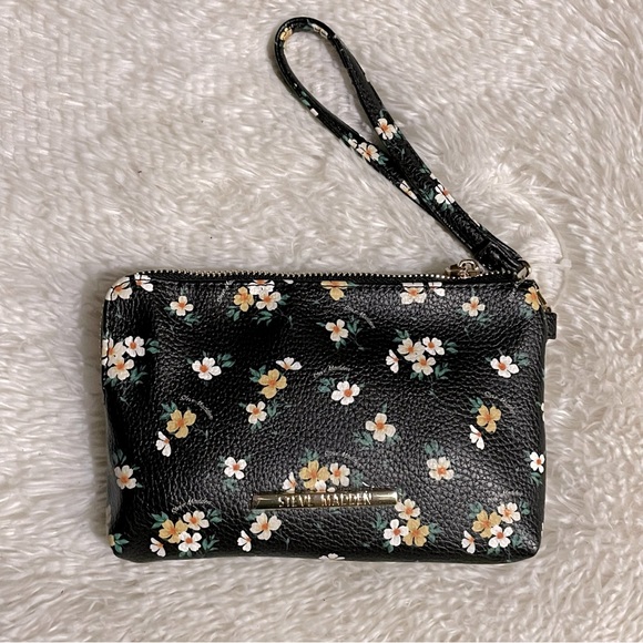 Steve Madden Handbags - Wrist Wallet